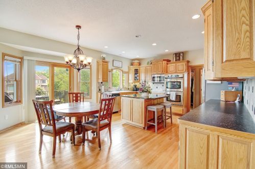 10098 Bridgewater Pkwy, Saint Paul MN  55129-8576 exterior