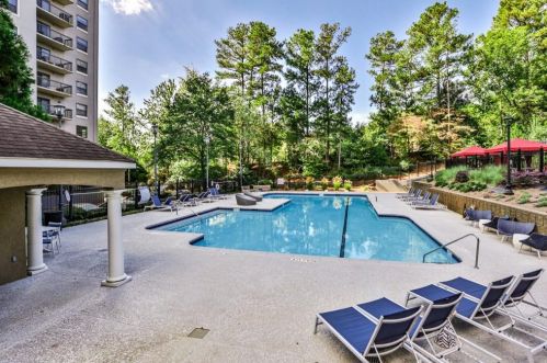 795 Hammond Dr, Atlanta GA  30328-5517 exterior