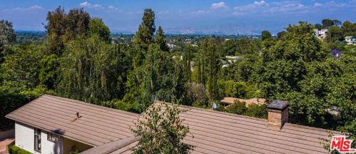 3915 Alomar Dr, Van Nuys, CA 91423-4940