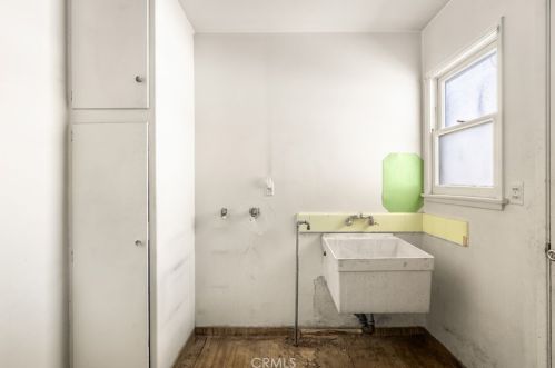 1102 West St, Anaheim CA  92801-2901 exterior