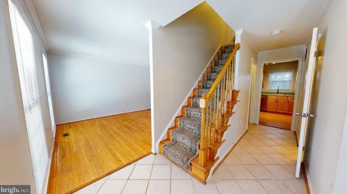 7907 Forest Path Way, Springfield VA  22153-2605 exterior