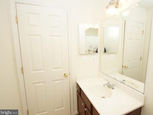 4703 Thistle Hill Dr, Aberdeen MD  21001-2651 exterior