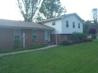 367 James Dr, Charleston, WV 25320-7213