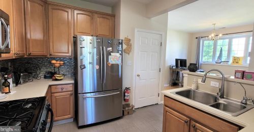 27 Scarlet Oak Dr, Princeton NJ  08540-4610 exterior