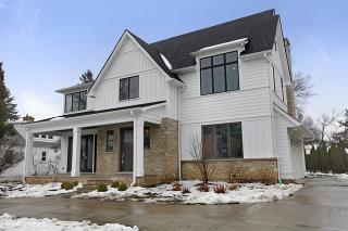 909 Madison St, Oak Brook, IL 60521-2827