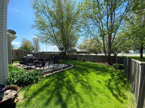 1469 Plantain Dr, Minooka, IL 60447-8215