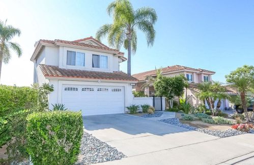 1894 Timber Trl, Vista, CA 92081-7326