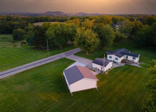 9498 Buckhill Rd, Galena, IL 61036-8940