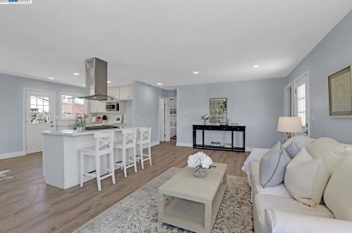 108 Barber St, Livermore, CA 94550-3339