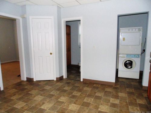 233 Elizabeth St, Derby CT  06418-1813 exterior