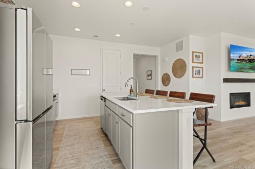 27524 10th Dr, Aurora CO  80018 exterior