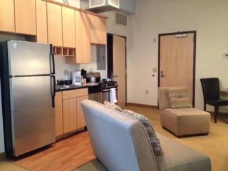 814 Hennepin Ave, Minneapolis MN  55403-1850 exterior