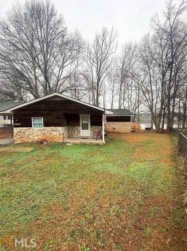 22 Skyland Dr, Locust Grove, GA 30248-3898