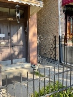 1816 Superior St, Chicago, IL 60622-5529