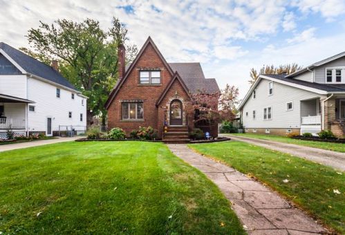 17001 Woodbury Ave, Cleveland OH  44135-4337 exterior