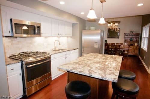 157 Greenwood Dr, Millington, NJ 07946-1717