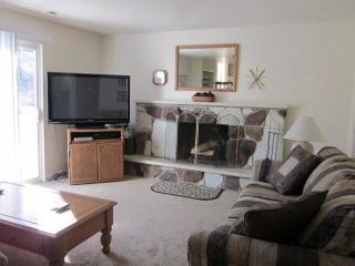 8931 Quail Hollow Dr, Sandy UT  84093-1903 exterior