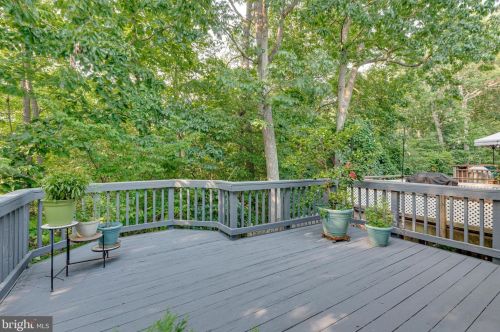 1226 Seminole Dr, Arnold, MD 21012-2601