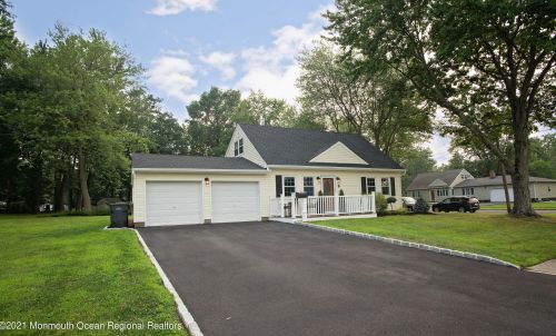 8 Garrison Dr, Hazlet, NJ 07730-1932
