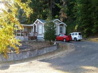 16225 Tickle Creek Rd, Happy Valley, OR 97009-9592