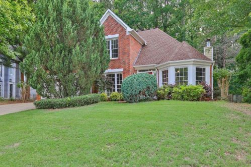 615 Ridge Crossing Dr, Holly Springs, GA 30189-7040