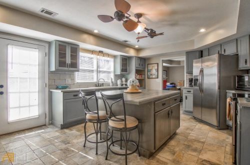 30 Oaks Dr, Porterdale, GA 30016-5644