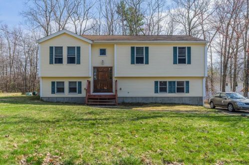 87 Oak Hill Rd, Glocester, RI 02859-1701