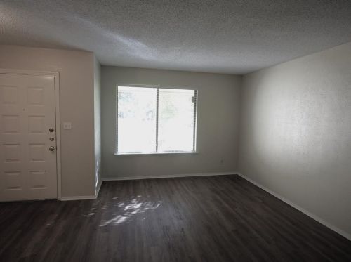 9513 Blue Creek Ln, Austin TX  78758-5801 exterior