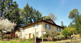 555 Cedar St, Sutherlin, OR 97479-9496