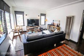 1608 Donaldson St, Los Angeles CA  90026-2038 exterior