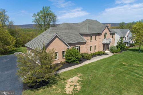 143 Winding Way, Bangor, PA 18013-2455