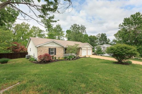 17 Christina Dr, Horine, MO 63070-1644