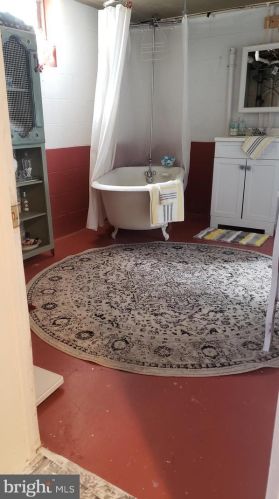 48 Calvin Unger Ln, Berkeley Springs WV 25411-5181 exterior