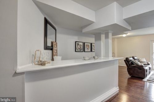 6369 Buffie Ct, Springfield VA  22015-3401 exterior