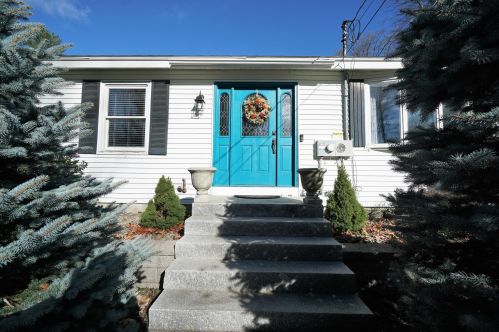 4 Old Derry Rd, Londonderry, NH 03053-2264
