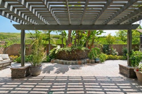 105 Coyote Brush, Irvine CA  92618-8873 exterior