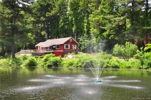 155 Park Ave, Windsor CT  06095-3347 exterior