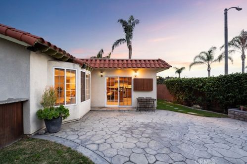 10915 El Coco Cir, Santa Ana CA  92708-5316 exterior