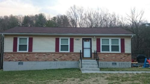 7208 Bent Mountain Rd, Roanoke, VA 24018-5712