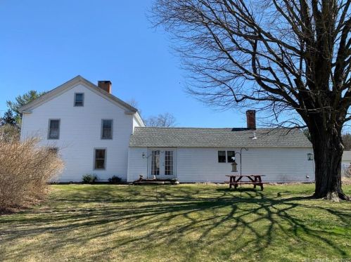 582 Main St, Bethlehem, CT 06751-2301