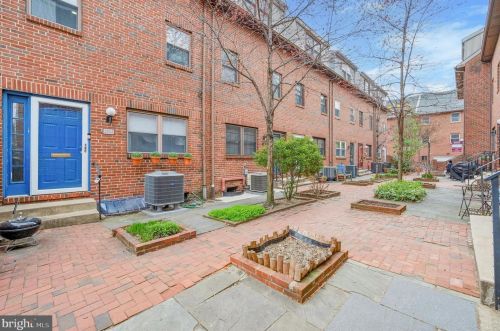 520 Lombard St, Philadelphia, PA 19147-1402