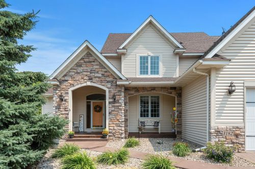 3182 Shady Cove Pt, Prior Lake, MN 55372-1657