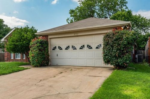 8701 Mystic Trl, Fort Worth TX  76118-7487 exterior