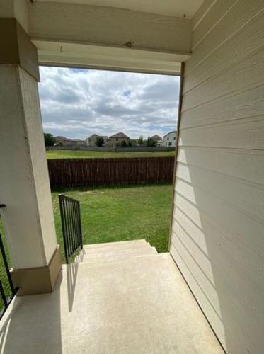 350 Tower Dr, Uhland TX  78640-6173 exterior