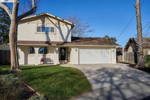 6774 Oak Ct, Pleasanton, CA 94568-2606