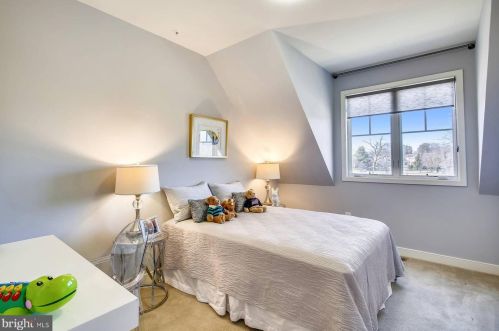 642 Ellsworth Dr, Silver Spring MD 20910-4301 exterior