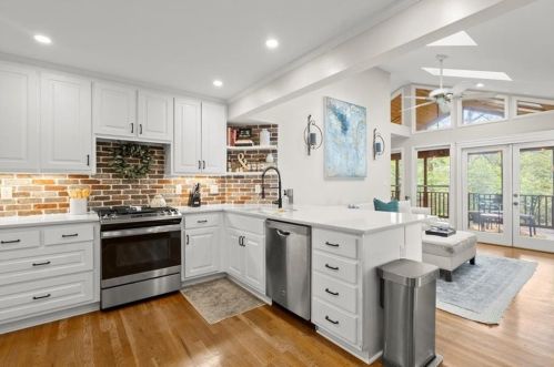 2122 Belvedere Dr, Atlanta GA  30318-1704 exterior