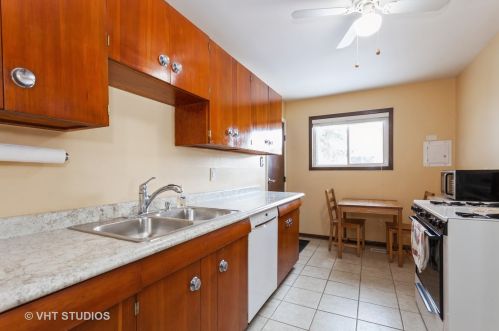 116 Edgehill Dr, Lemont IL  60440-2805 exterior