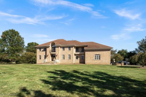 1 Parrotta Dr, Trenton, NJ 08691-2900
