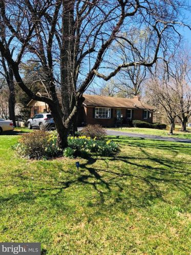 17 Friendship Ct, Charles Town WV 25414-5058 exterior